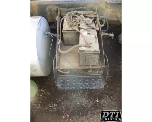 INTERNATIONAL 8600 Battery Box