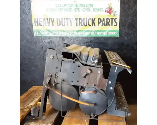 INTERNATIONAL 8600 Battery Boxes