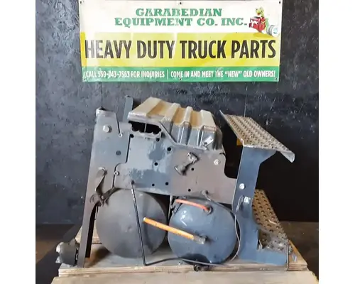 INTERNATIONAL 8600 Battery Boxes