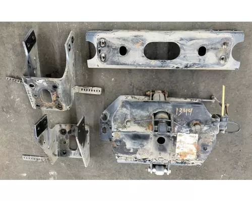 INTERNATIONAL 8600 Brackets, Misc.