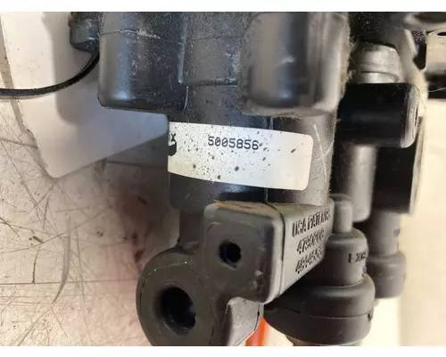 INTERNATIONAL 8600 Brake Proportioning Valve