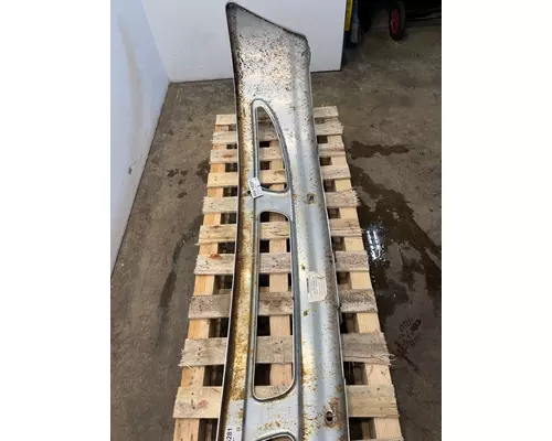 INTERNATIONAL 8600 Bumper Assembly, Front