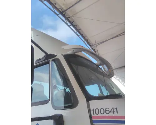 INTERNATIONAL 8600 CAB CLIP
