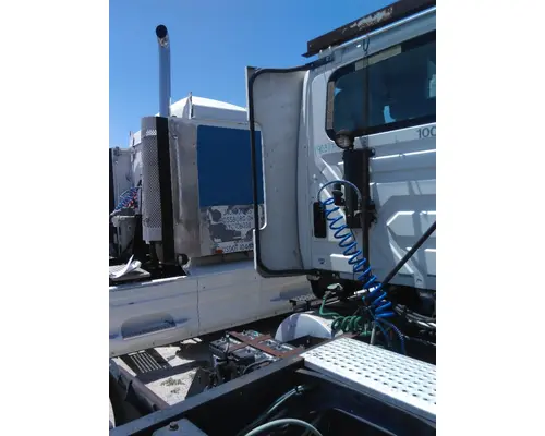 INTERNATIONAL 8600 CAB EXTENSION