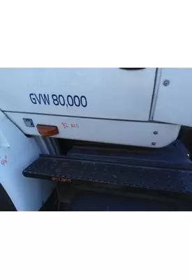 INTERNATIONAL 8600 CAB SKIRT FILLER PANEL