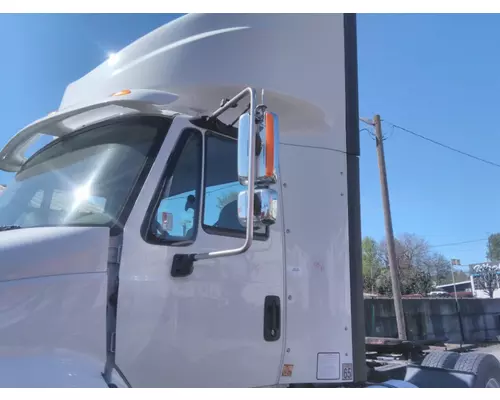 INTERNATIONAL 8600 CAB