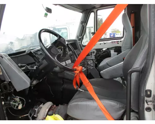 INTERNATIONAL 8600 CAB