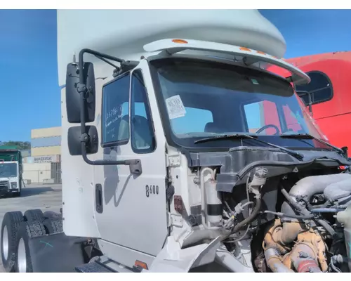 INTERNATIONAL 8600 CAB
