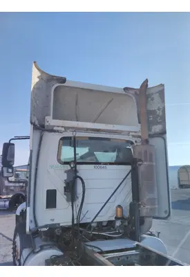 INTERNATIONAL 8600 CAB