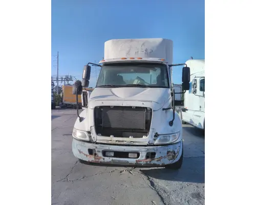 INTERNATIONAL 8600 CAB