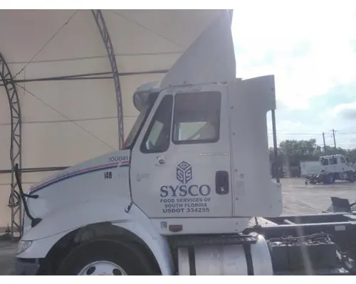 INTERNATIONAL 8600 CAB