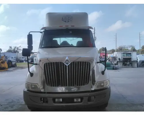 INTERNATIONAL 8600 CAB