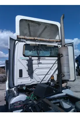 INTERNATIONAL 8600 CAB