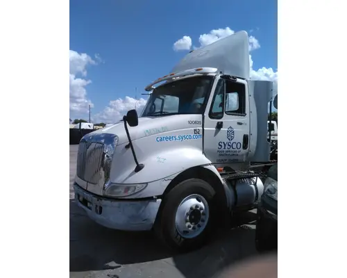 INTERNATIONAL 8600 CAB