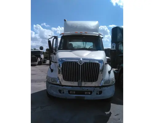 INTERNATIONAL 8600 CAB