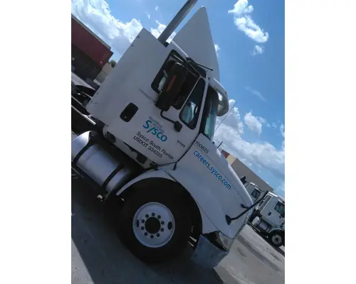 INTERNATIONAL 8600 CAB