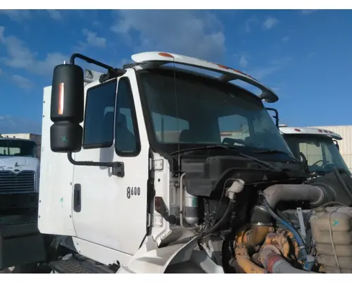 INTERNATIONAL 8600 CAB