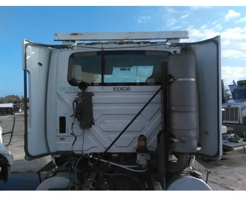 INTERNATIONAL 8600 CAB