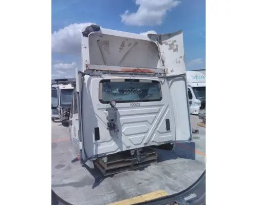 INTERNATIONAL 8600 CAB