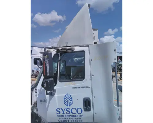 INTERNATIONAL 8600 CAB