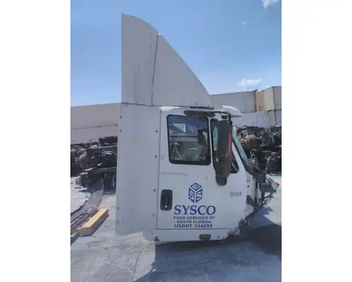 INTERNATIONAL 8600 CAB