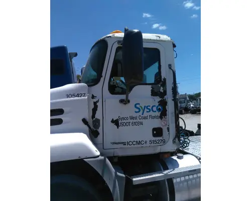 INTERNATIONAL 8600 CAB