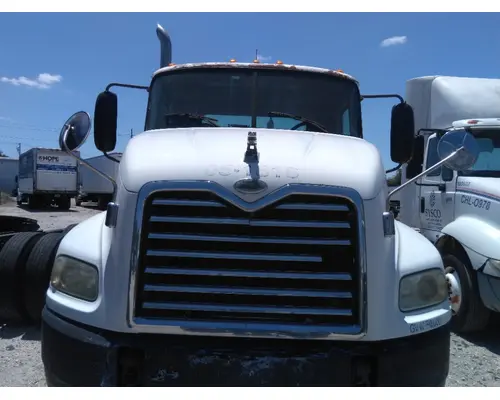 INTERNATIONAL 8600 CAB
