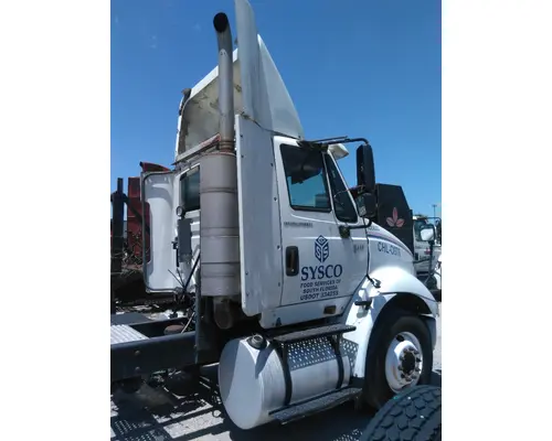 INTERNATIONAL 8600 CAB