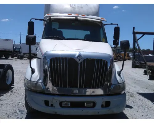 INTERNATIONAL 8600 CAB