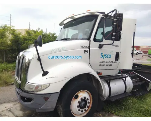 INTERNATIONAL 8600 CAB