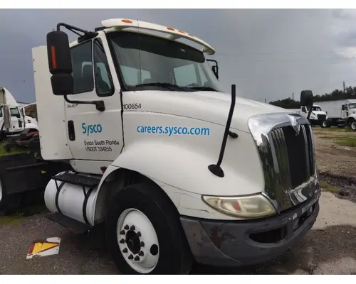INTERNATIONAL 8600 CAB