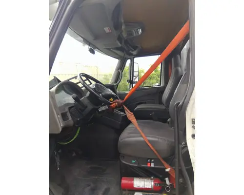 INTERNATIONAL 8600 CAB