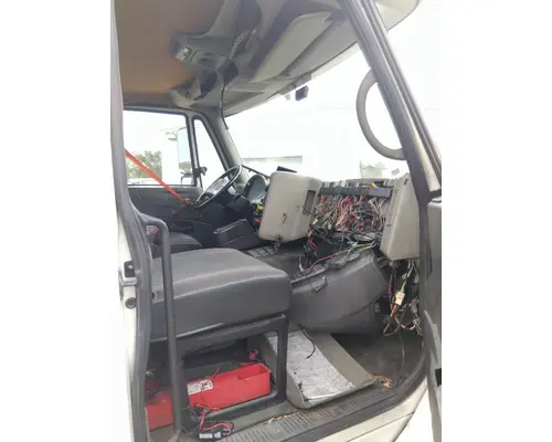 INTERNATIONAL 8600 CAB