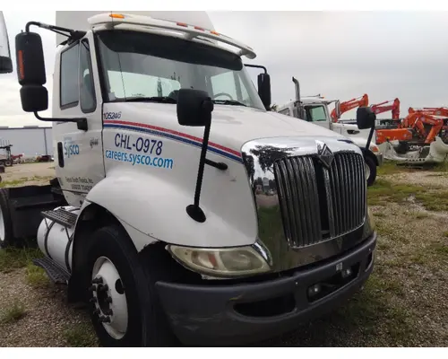 INTERNATIONAL 8600 CAB