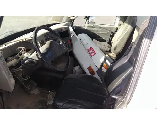 INTERNATIONAL 8600 CAB