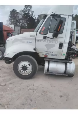 INTERNATIONAL 8600 CAB