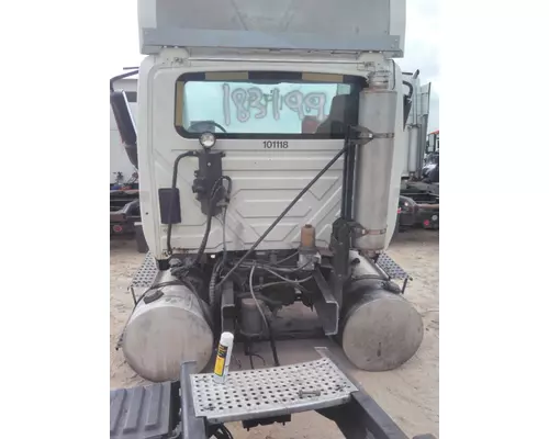 INTERNATIONAL 8600 CAB