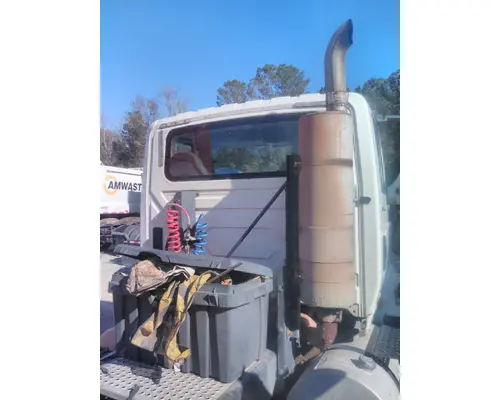 INTERNATIONAL 8600 CAB