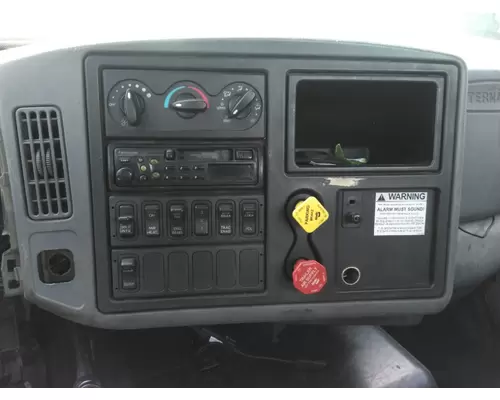 INTERNATIONAL 8600 CAB