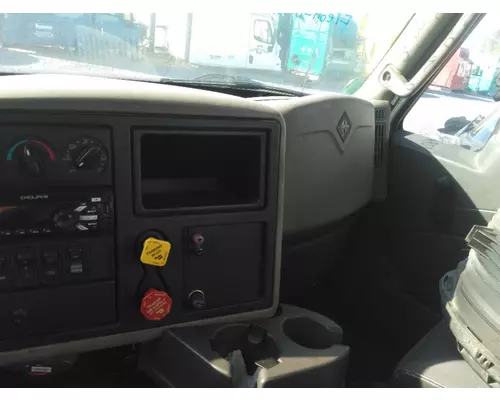 INTERNATIONAL 8600 CAB