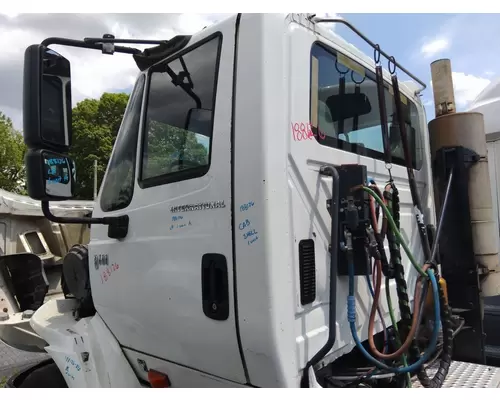 INTERNATIONAL 8600 CAB