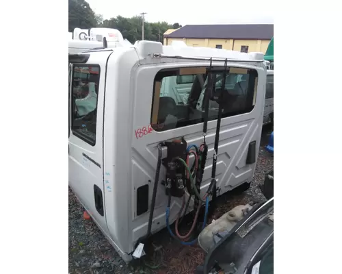 INTERNATIONAL 8600 CAB