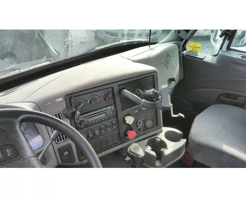 INTERNATIONAL 8600 CAB