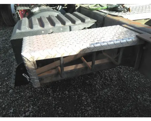 INTERNATIONAL 8600 CHAIN HANGER