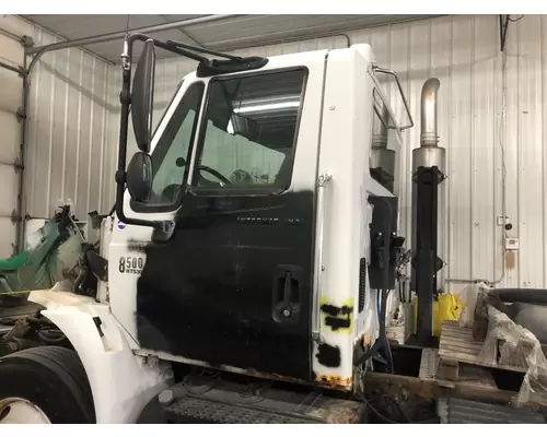 INTERNATIONAL 8600 Cab Assembly