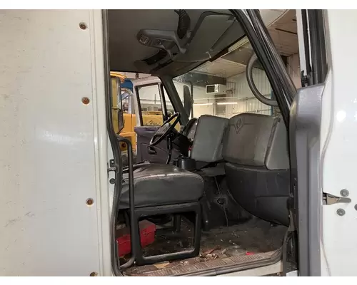 INTERNATIONAL 8600 Cab Assembly