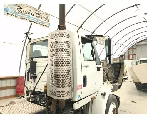 INTERNATIONAL 8600 Cab Assembly