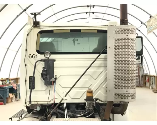 INTERNATIONAL 8600 Cab Assembly