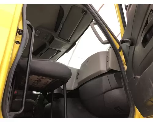 INTERNATIONAL 8600 Cab Assembly