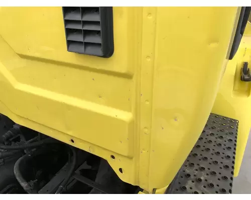 INTERNATIONAL 8600 Cab Assembly